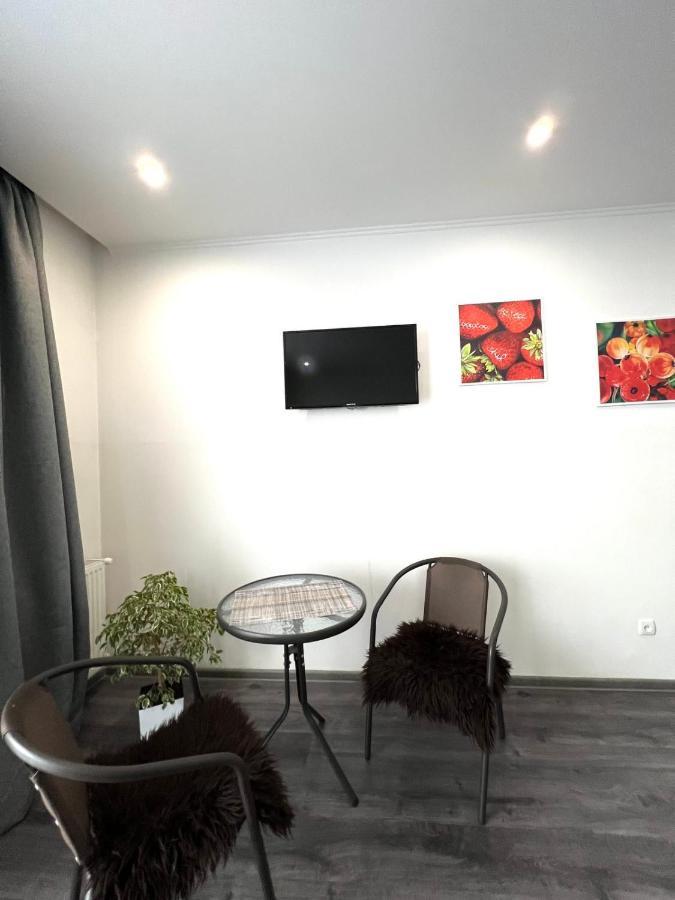 Комфортні Апартаменти 82 Iwano-Frankiwsk Exterior foto